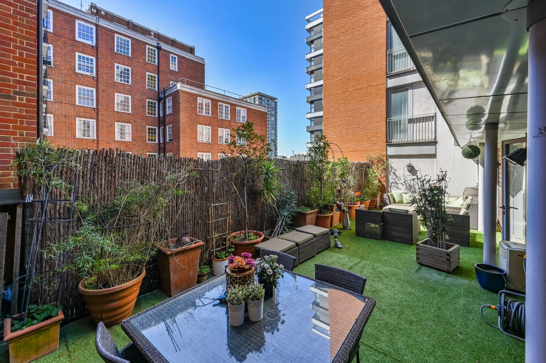 Flat Park West Place in City of Westminster