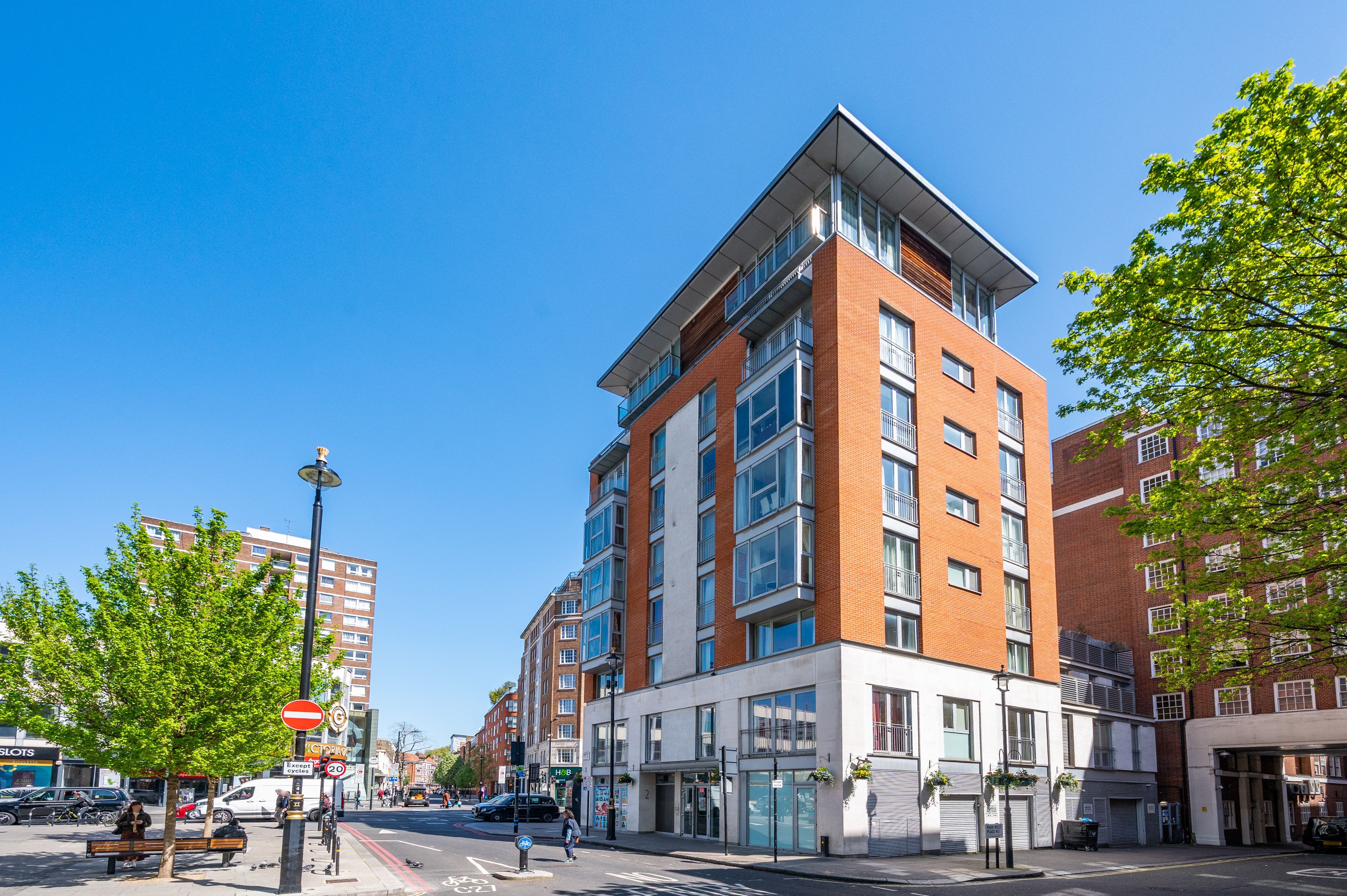 Flat Park West Place in City of Westminster