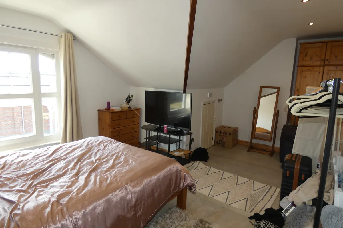 Flat Hatfield Road in St Albans