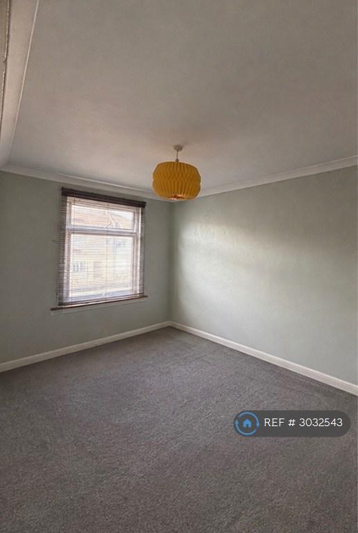 Room Albert Road in Greater London