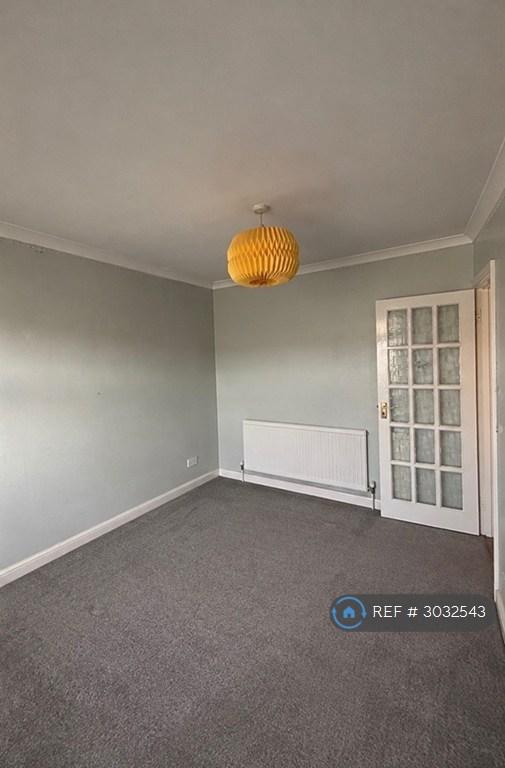 Room Albert Road in Greater London