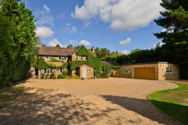 House Meadway in Elmbridge
