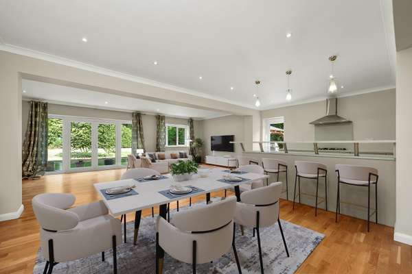 House Meadway in Elmbridge