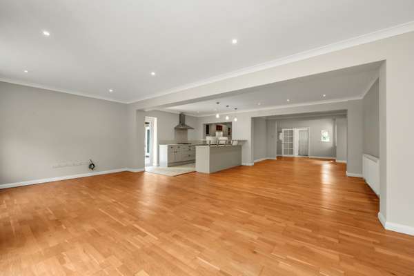 House Meadway in Elmbridge