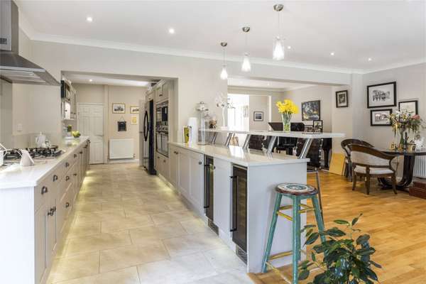 House Meadway in Elmbridge