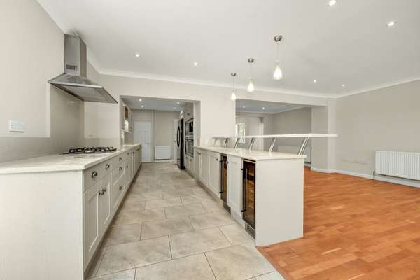 House Meadway in Elmbridge