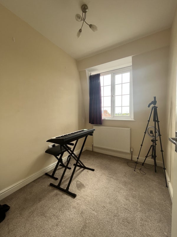 Flat Park Parade in Greater London