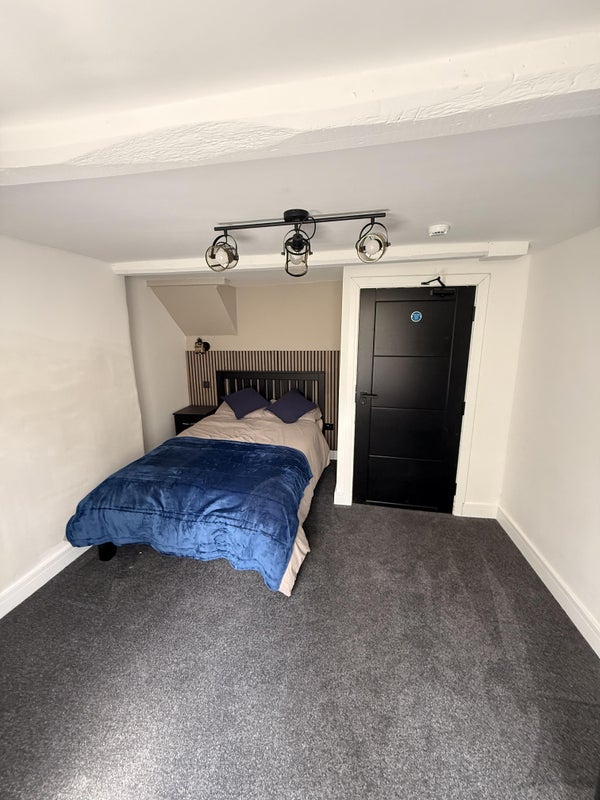 Room Park Lane in Madeley