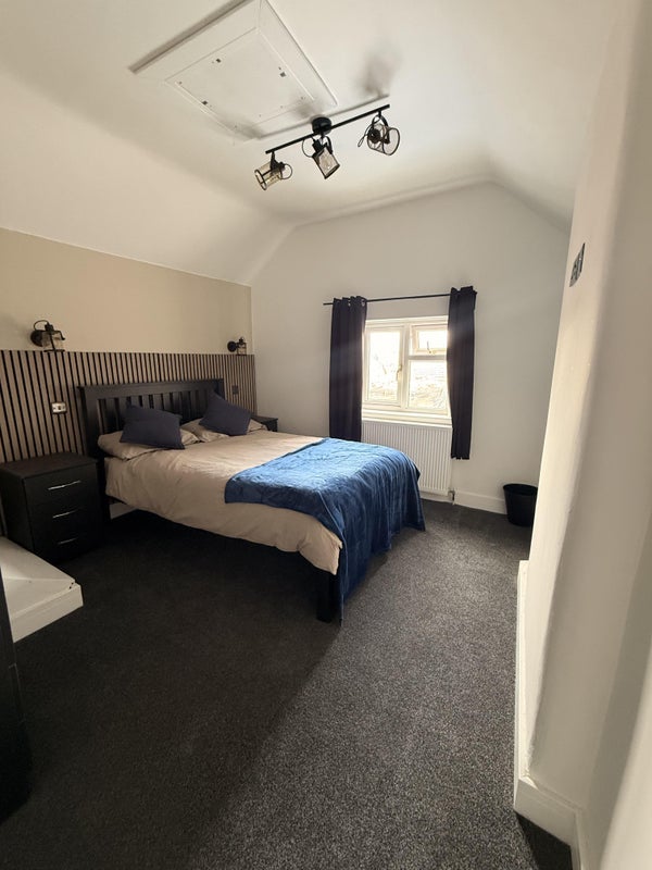 Room Park Lane in Madeley