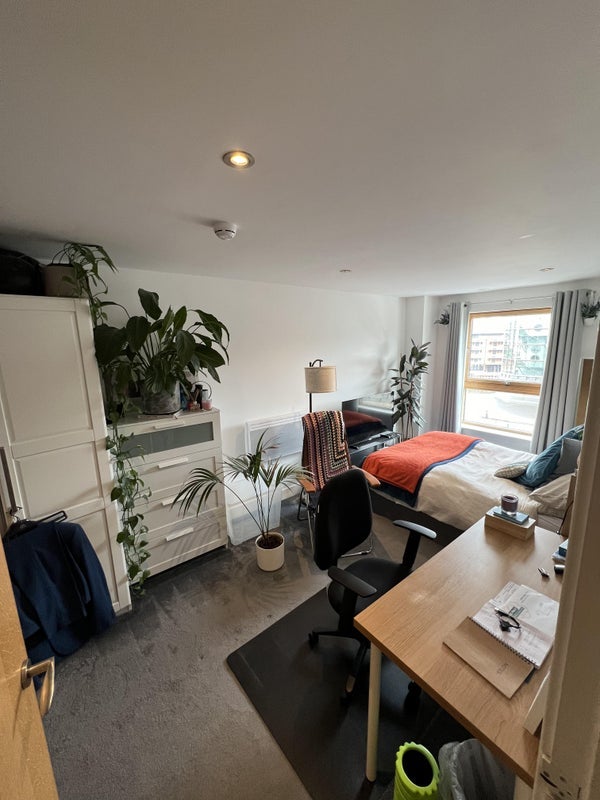Room Chadwick Street in Leeds