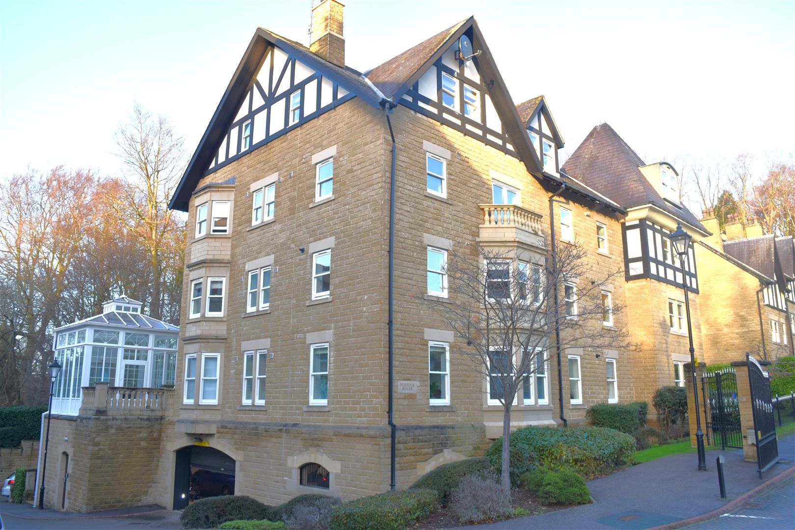 Flat Portland Crescent in Harrogate