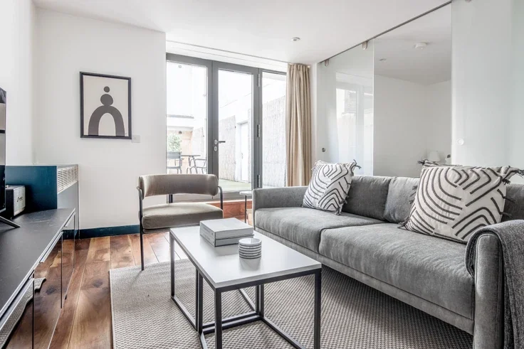 Flat Newman Street in City of Westminster