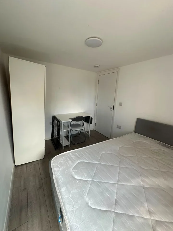 Room Elsenham Road in Greater London