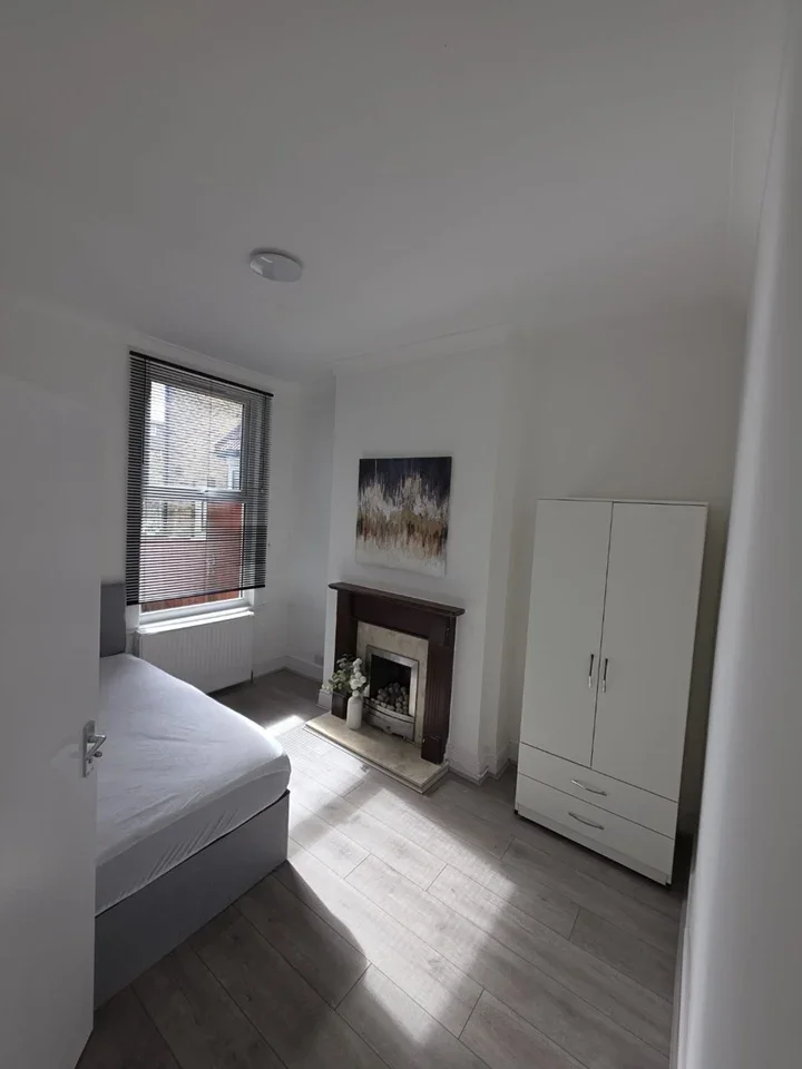 Room Elsenham Road in Greater London