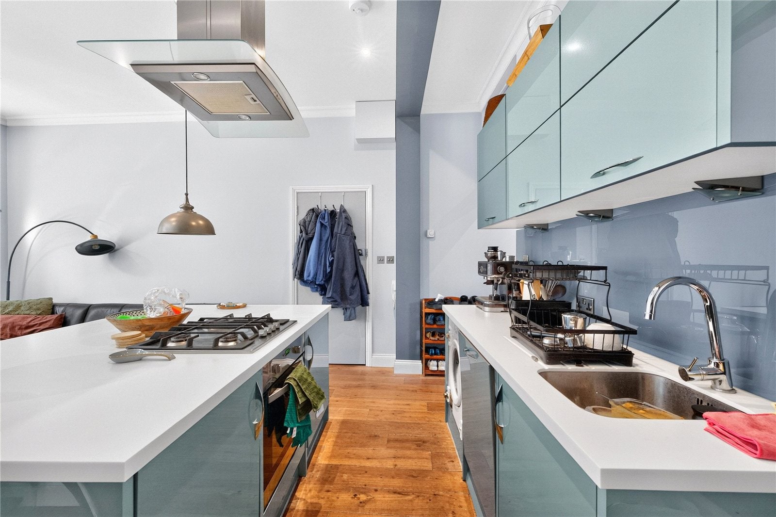 Flat Ford Square in Greater London