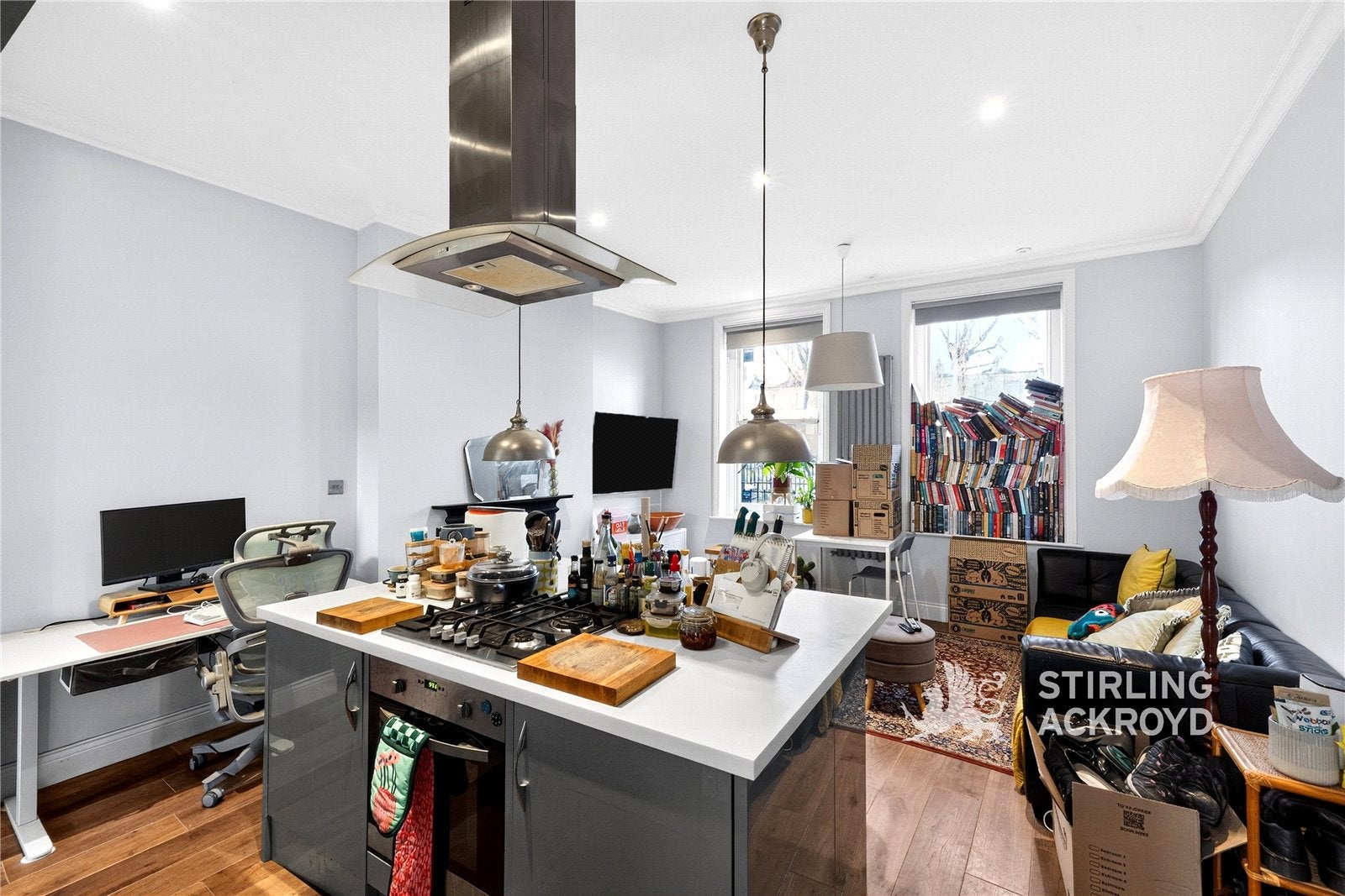 Flat Ford Square in Greater London