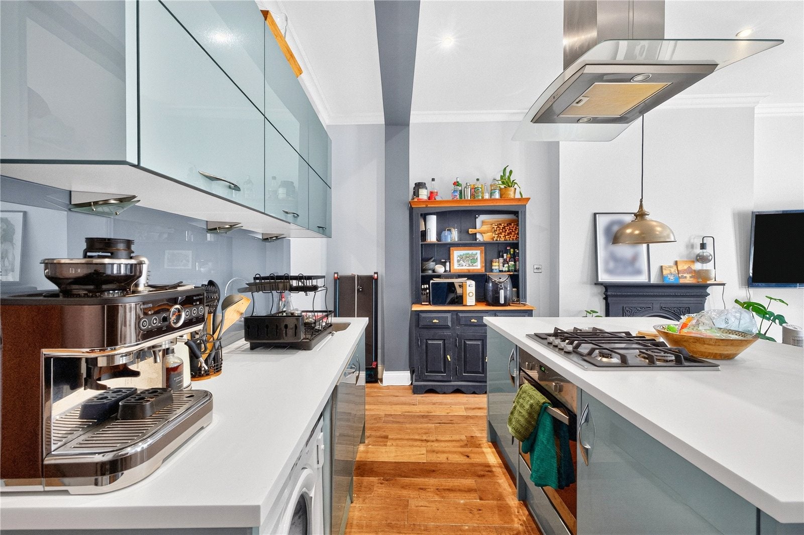 Flat Ford Square in Greater London