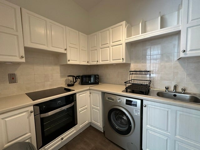 Flat Esslemont Avenue in Aberdeen City