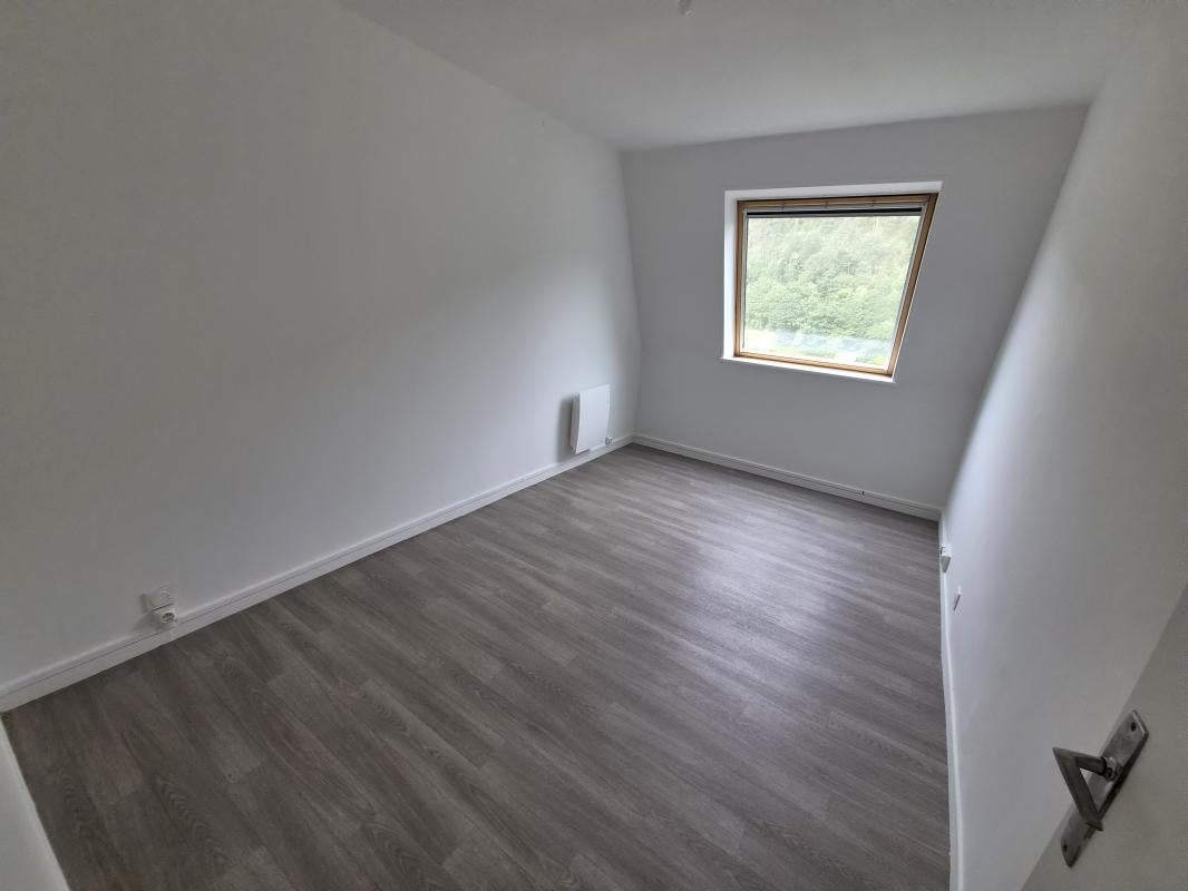 Flat Rue de la Rochette in Château Regnault