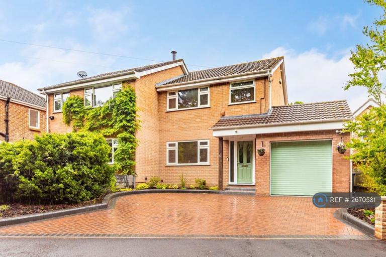 House Curzon Road in Poole