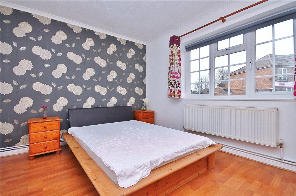 Flat Garrick Close in Borough of Spelthorne