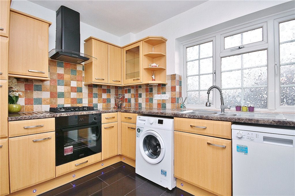 Flat Garrick Close in Borough of Spelthorne