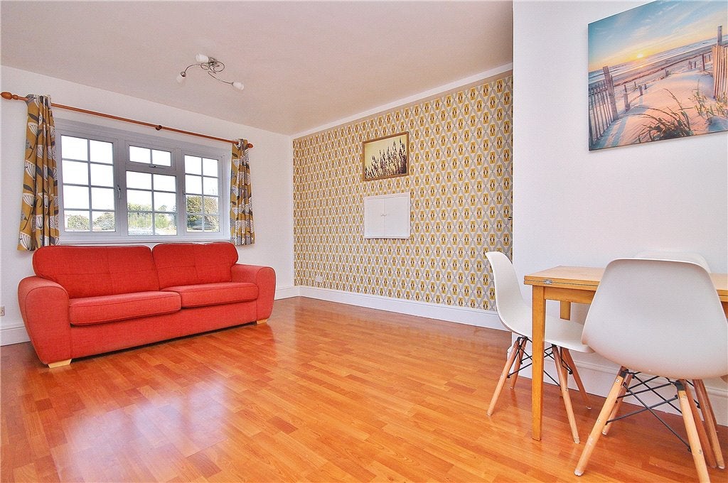 Flat Garrick Close in Borough of Spelthorne