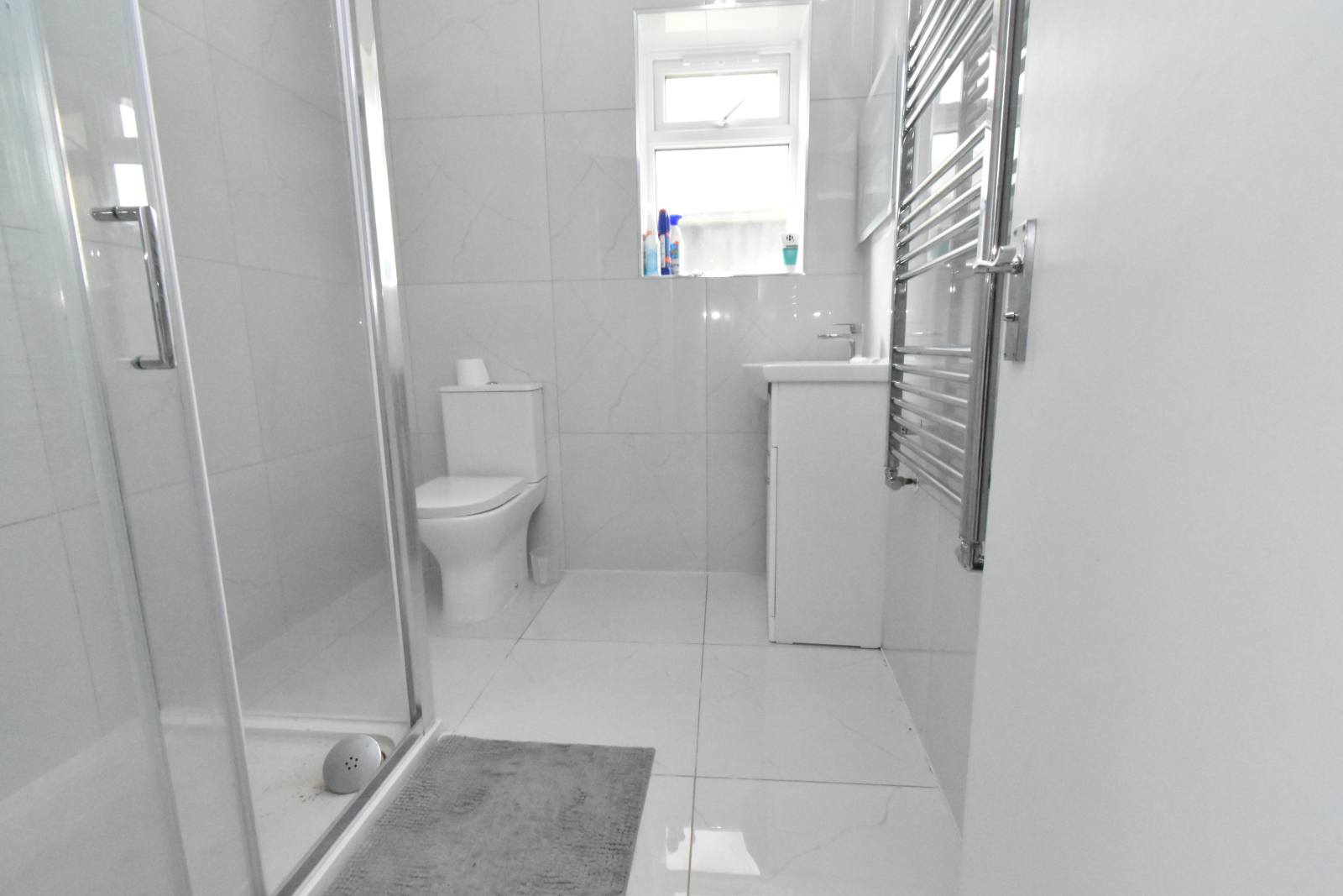 Room Findhorn Avenue in Greater London