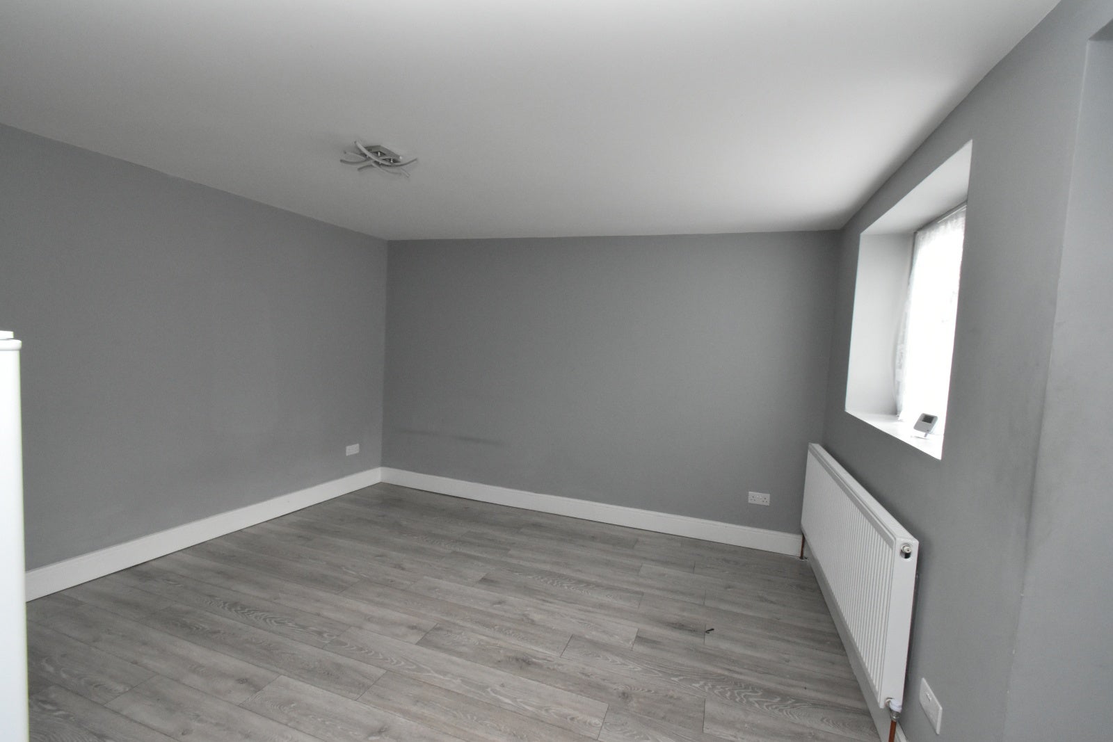 Room Findhorn Avenue in Greater London