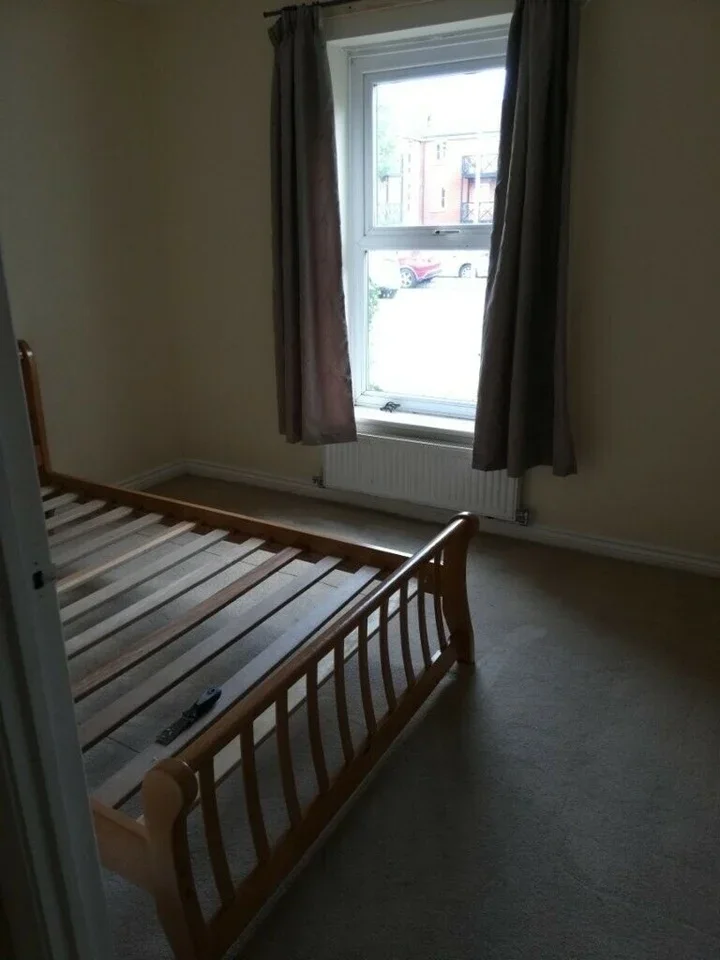 Flat Juniper Court in London