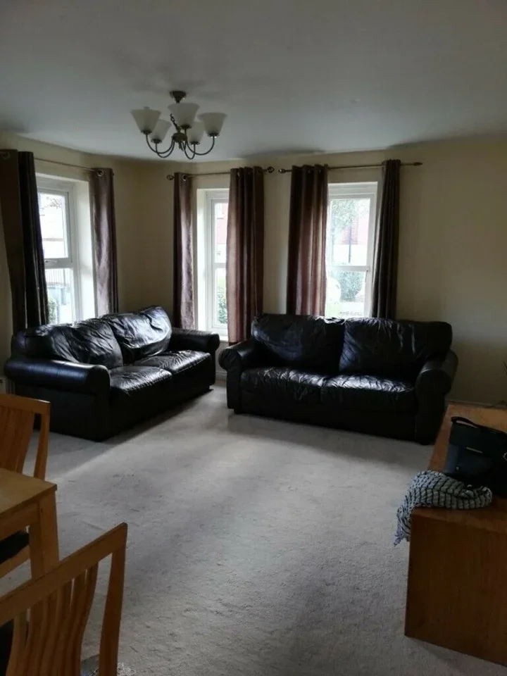 Flat Juniper Court in London