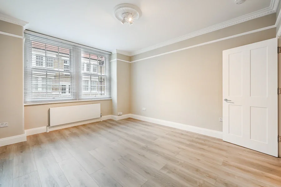 Flat Bryanston Street in London