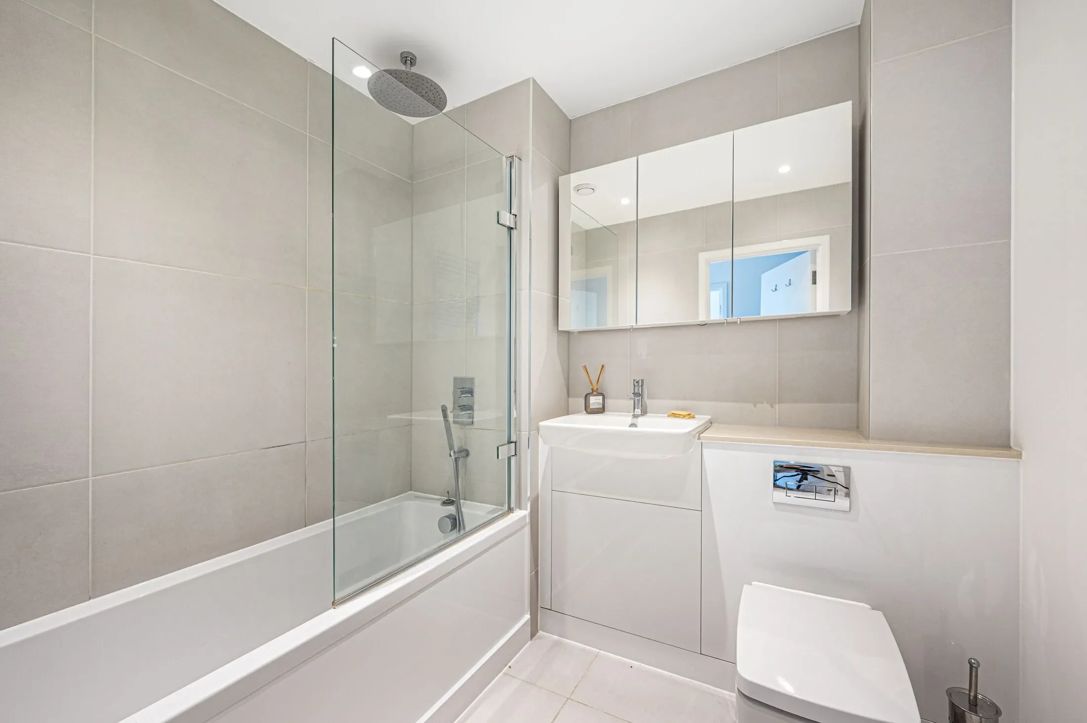 Flat Edgware Road in Greater London