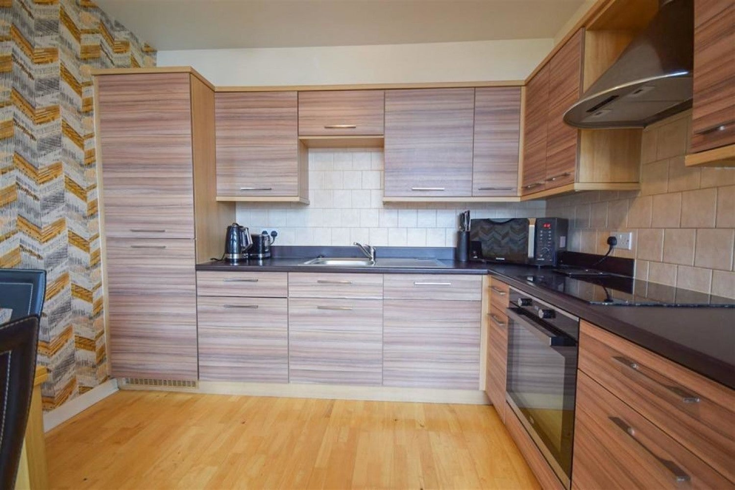 Flat Lauriston Close in Manchester