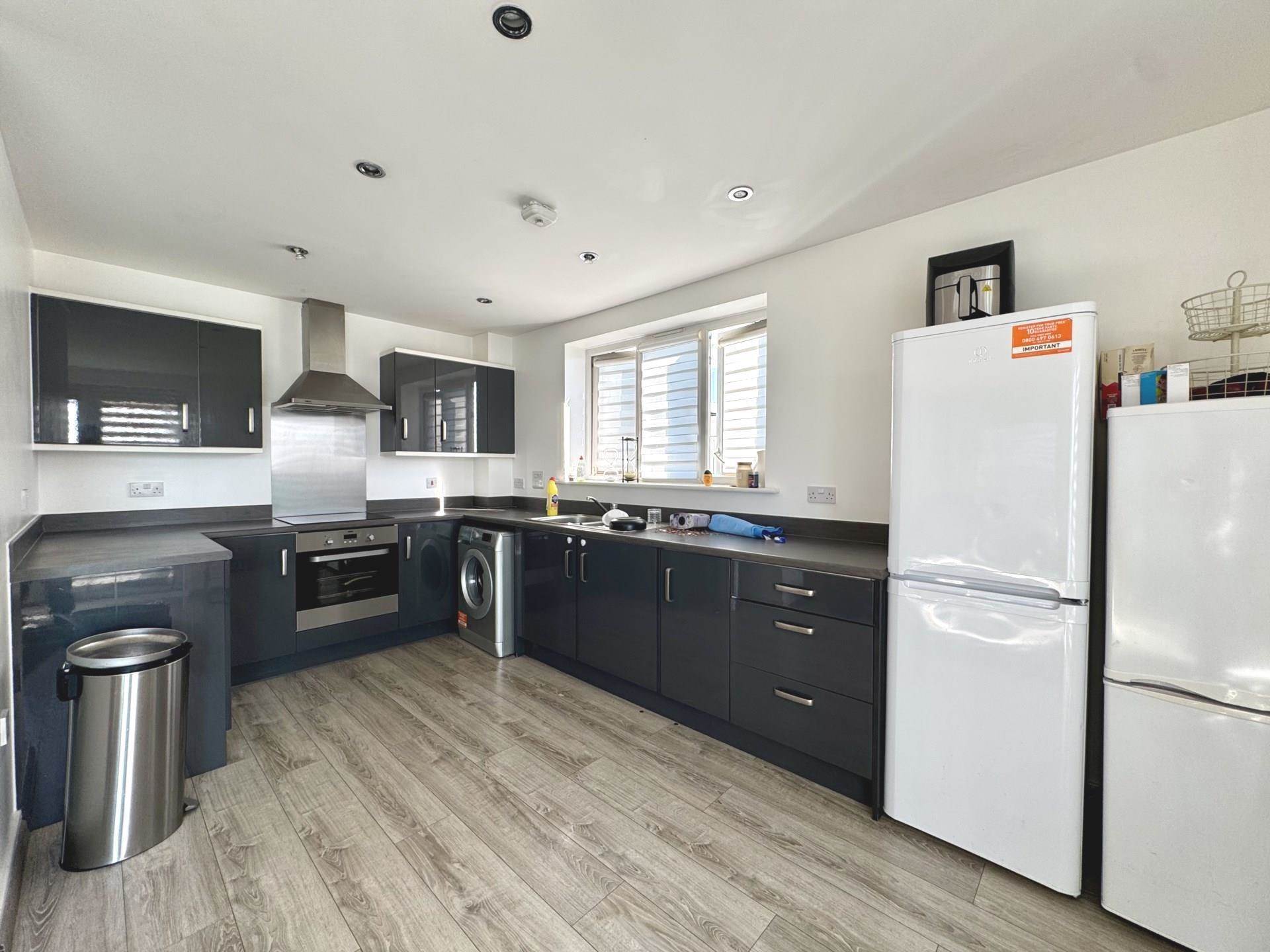 Flat Minter Road in Greater London