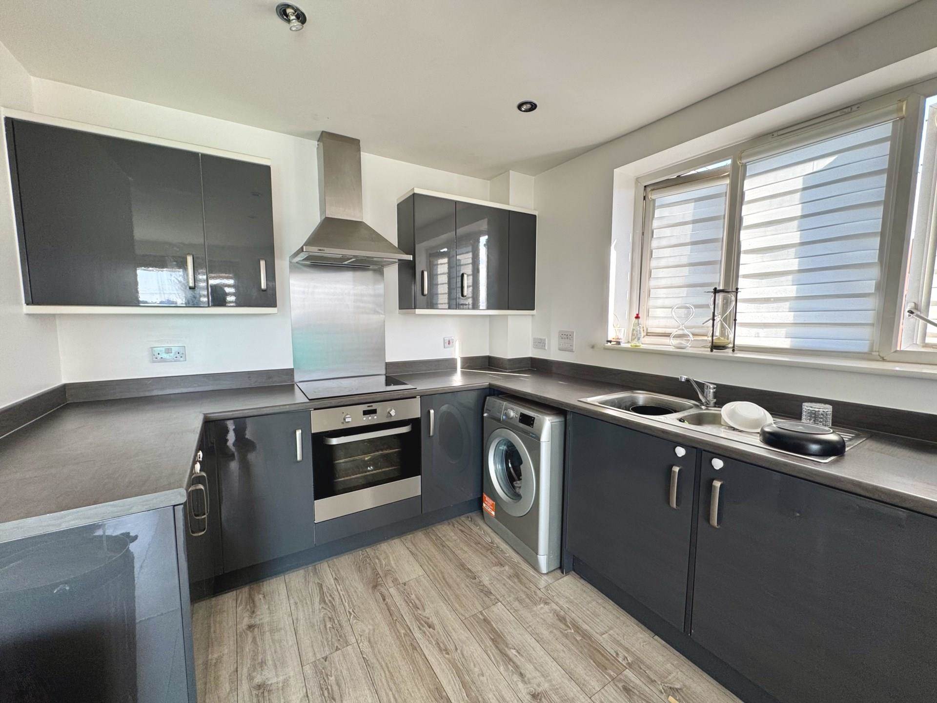 Flat Minter Road in Greater London