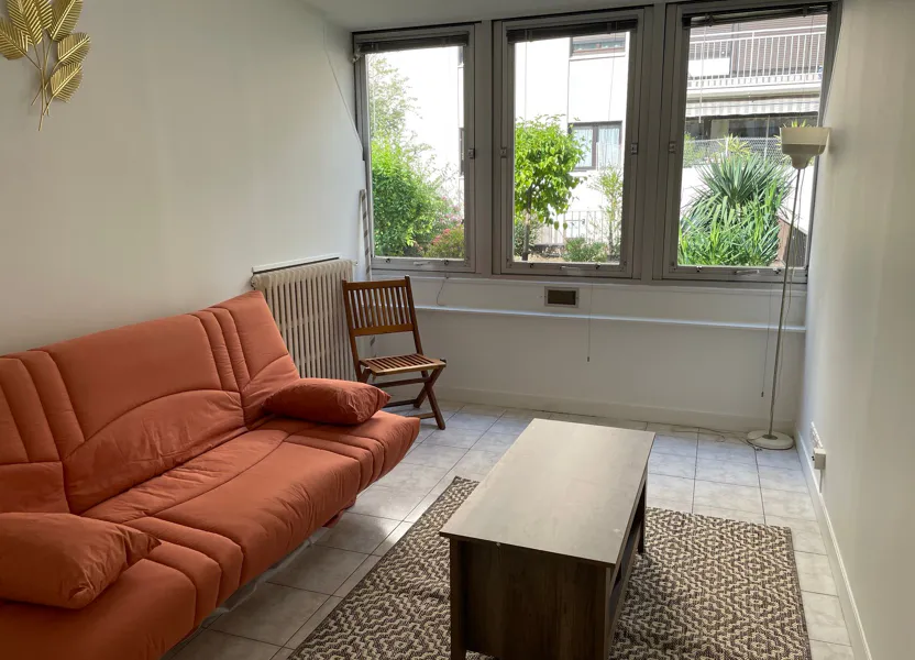 Flat Rue de Charenton in Paris