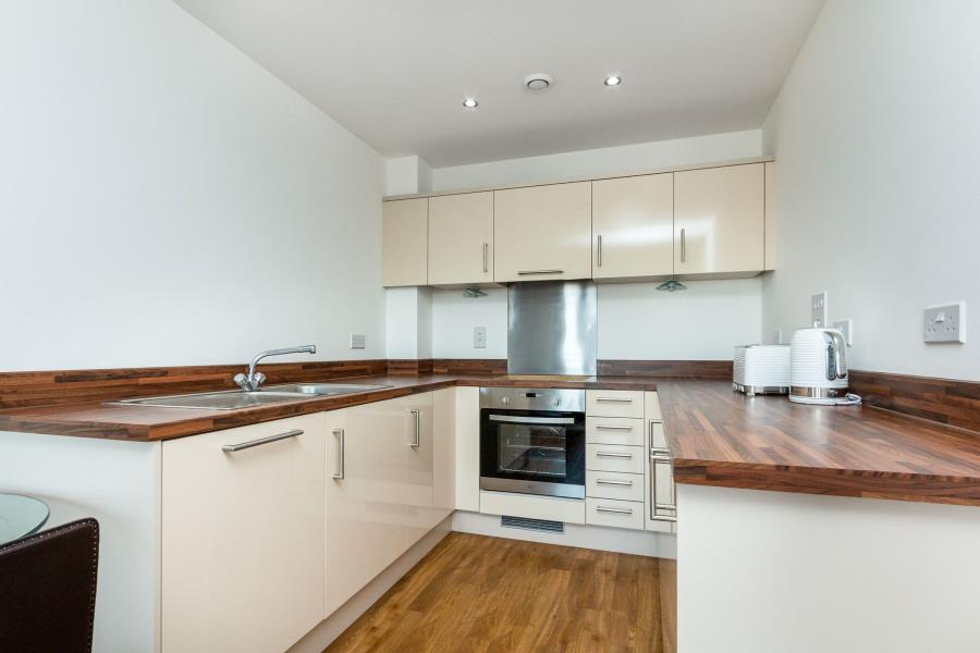 Flat Guildford Road in Woking