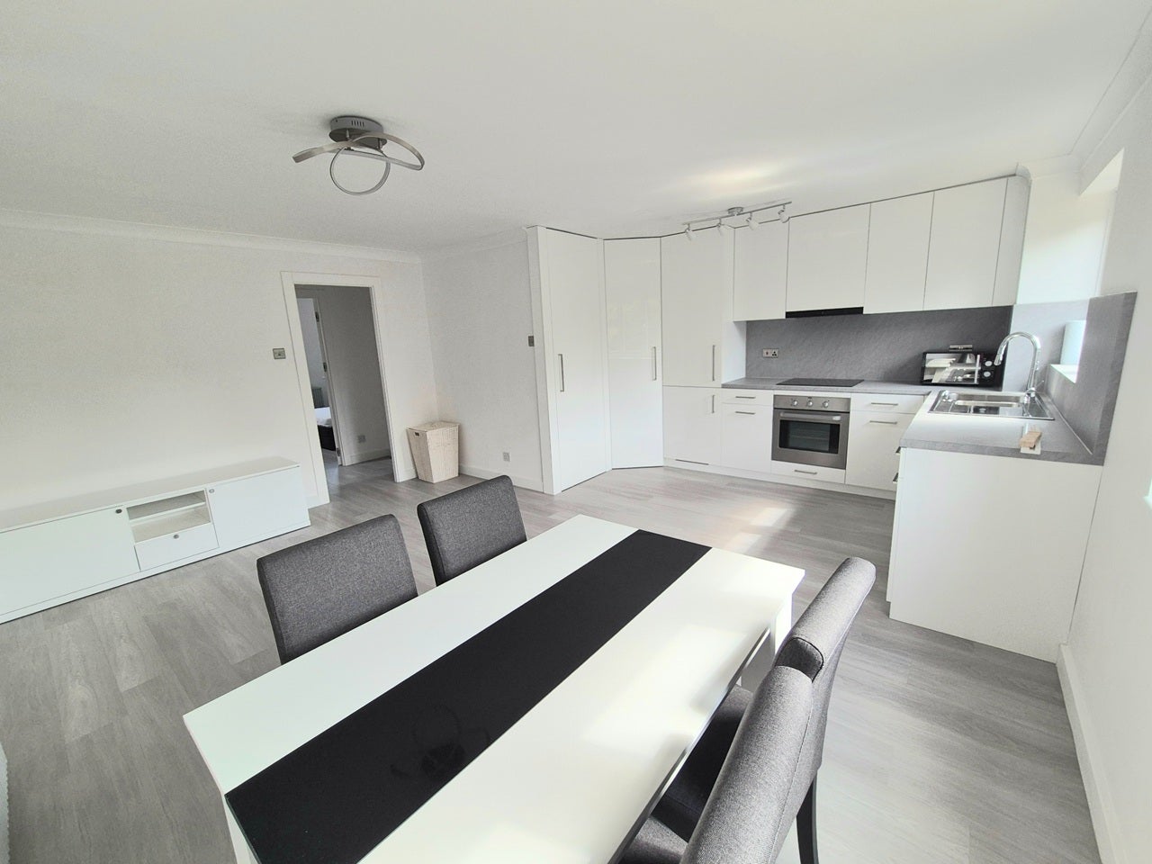 Flat Spa Court in Greater London