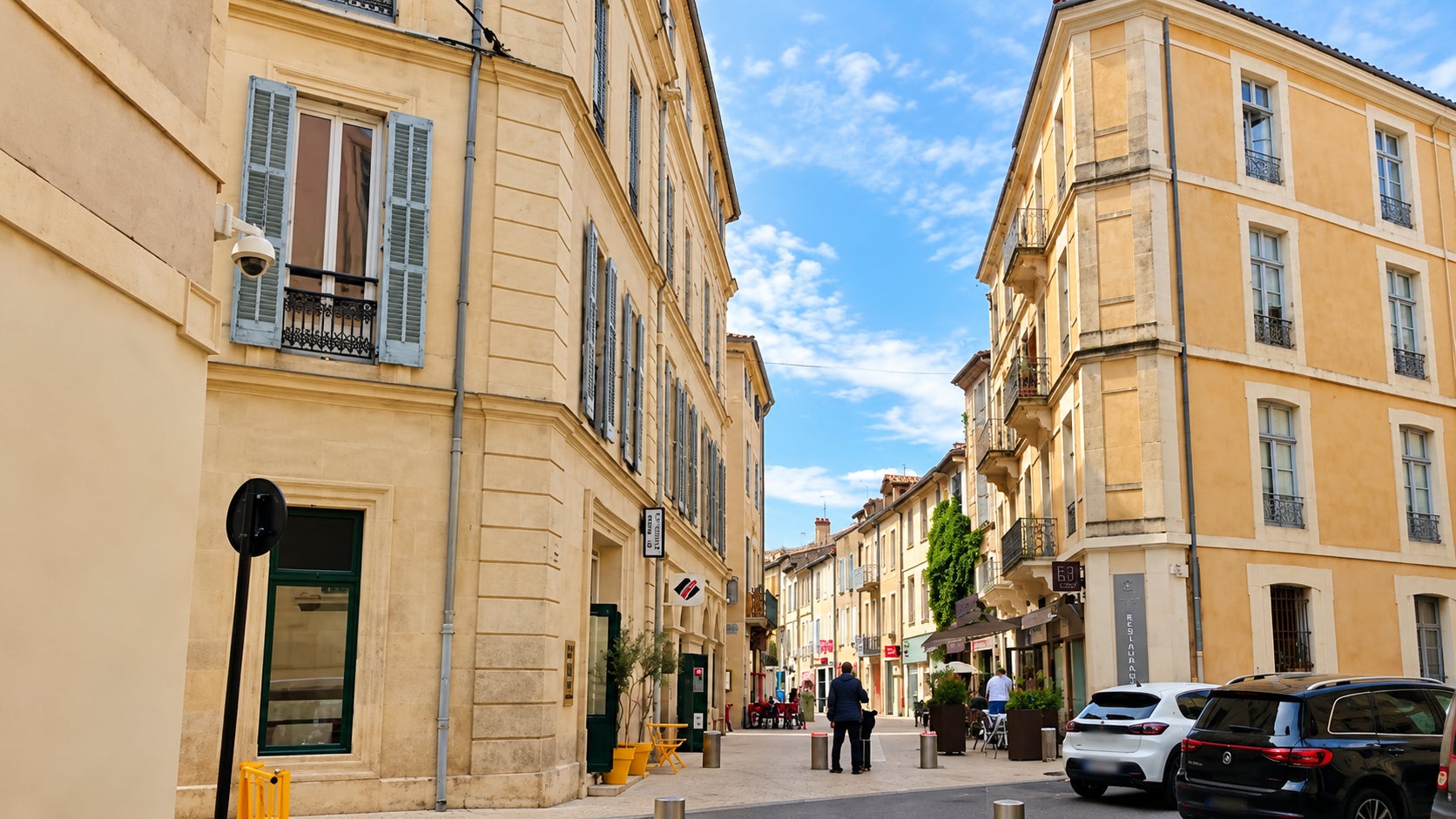 Flat Rue des Quatrefages in Nîmes
