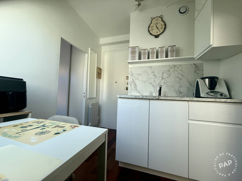 Appartement Rue de Marignan à Paris