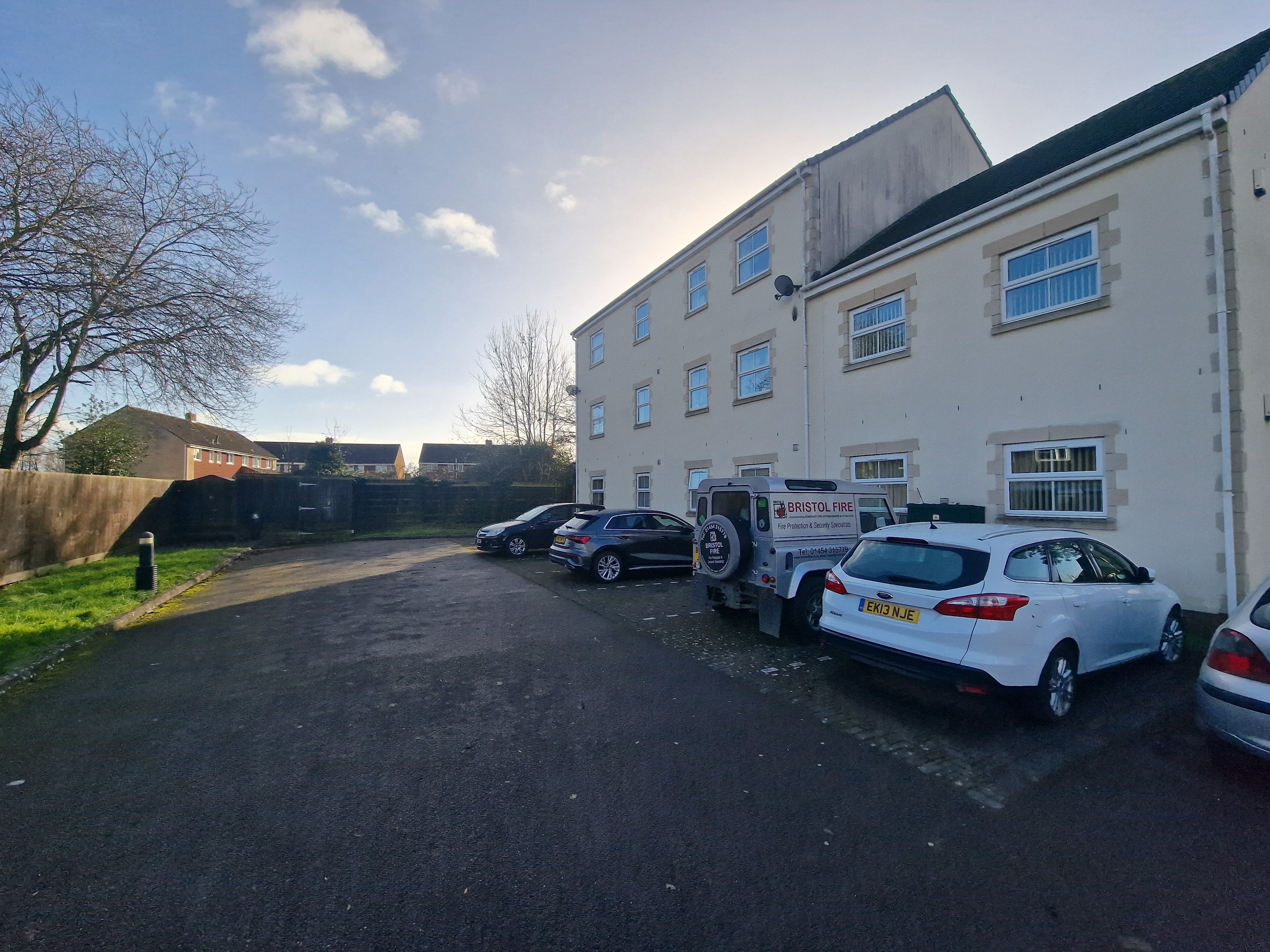 Flat The Lawns in Yate