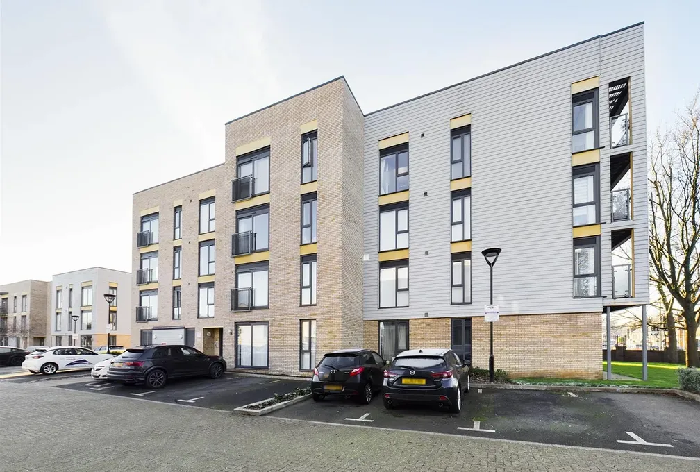 Flat Allwoods Place in Hitchin