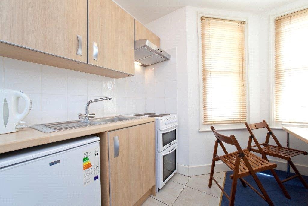 Flat Fellows Road in Greater London