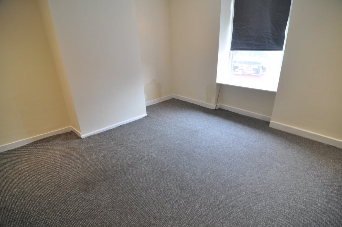 Flat King Street in Hoyland