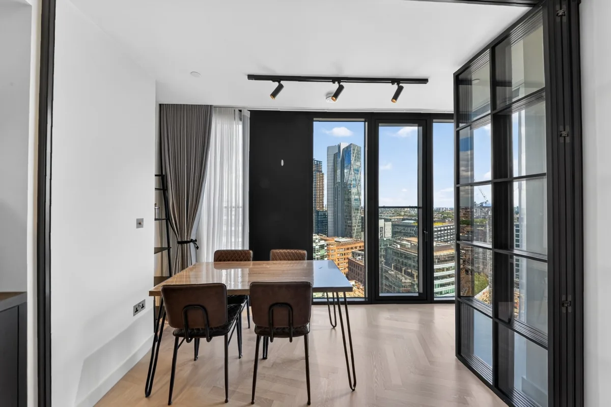 Flat Earl Street in Greater London