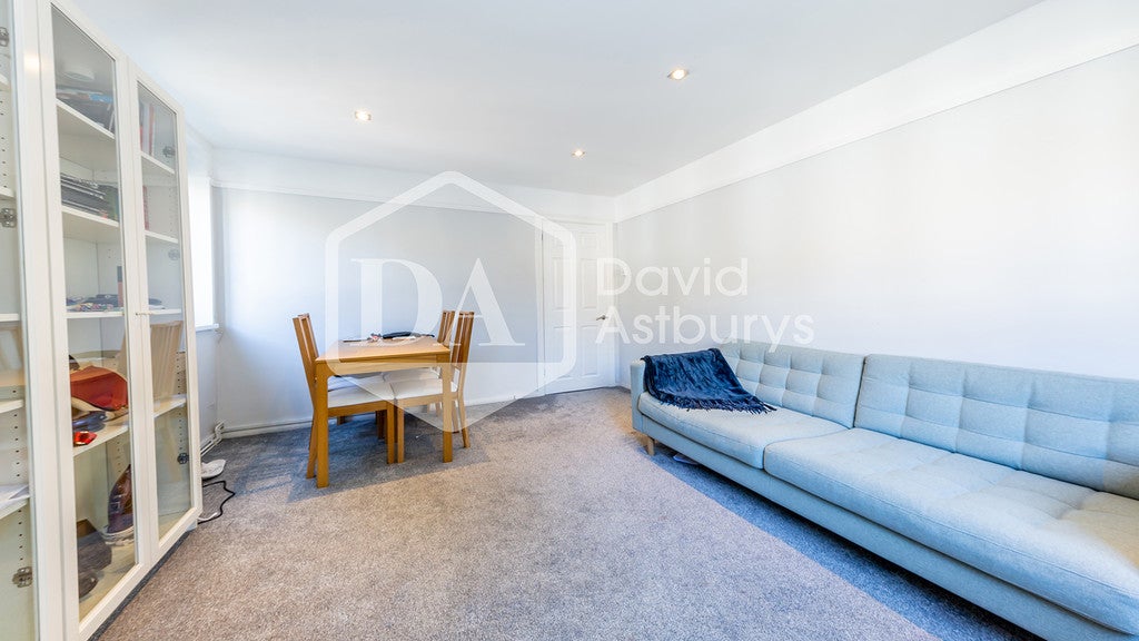 Flat Goswell Place in Greater London