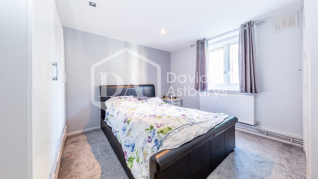 Flat Goswell Place in Greater London