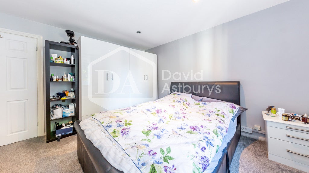 Flat Goswell Place in Greater London