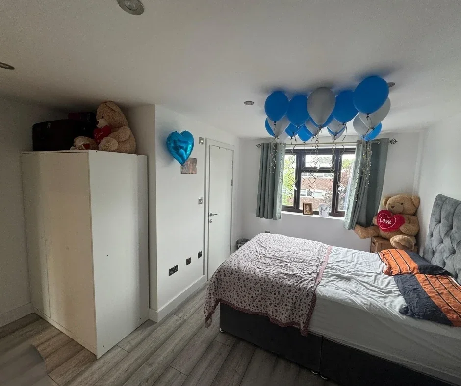 Flat Cranbrook Road in Greater London
